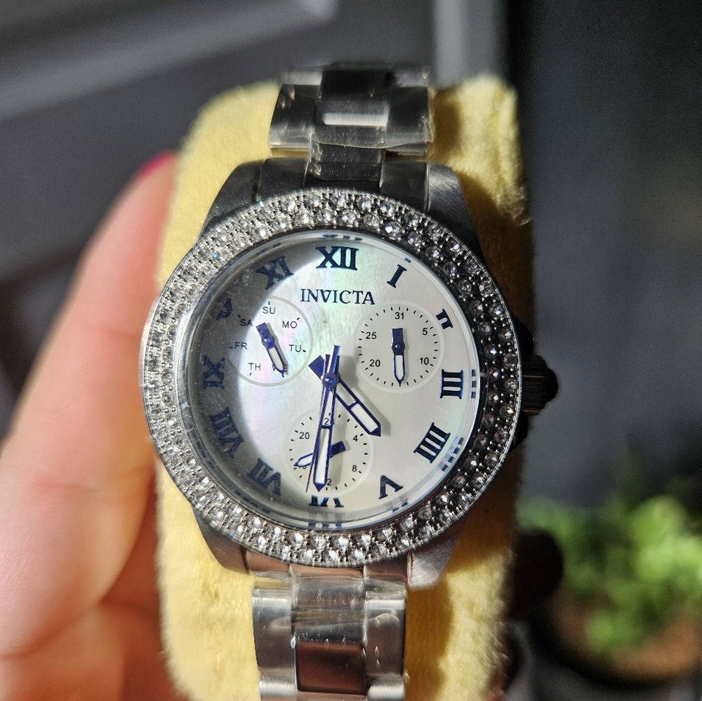 BRAND NEW IN BOX!! INVICTA Angel Quartz Mother of Pearl Womens Watch